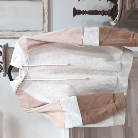 ❤️Wantable color block hoodie - Picture 2 of 3